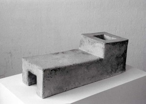 Ute Hoffritz, "Gehäuse", 2001, Betonguss1-5, 23 x 63 x 24 cm, Copyright: Ute Hoffritz