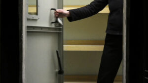 aus Videoinstallation: Lullabies for a Bunker